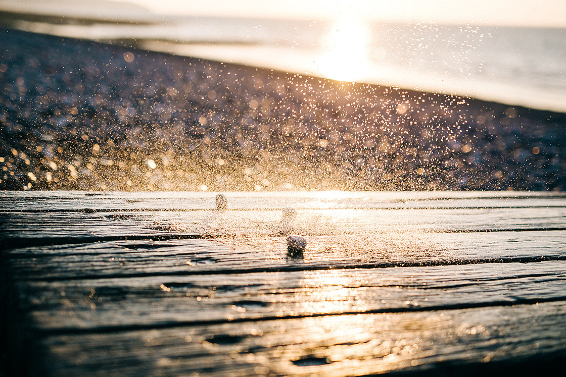 Фото Обручения пары на берегу океана. Свадебный фотограф в Риге Юрий Кор