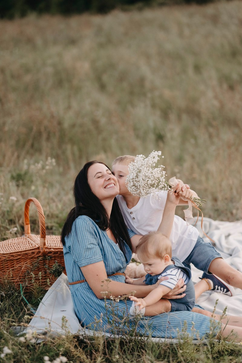 Basici / porodicno fotografisanje u prirodi. Deciji i porodicni fotograf u Beogradu Oksana Skendzic