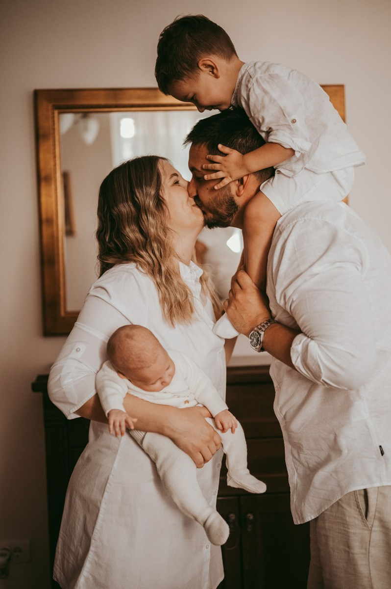 Nina, Filip, Viktor i Igor / porodicno fotografisanje. Deciji i porodicni fotograf u Beogradu Oksana Skendzic