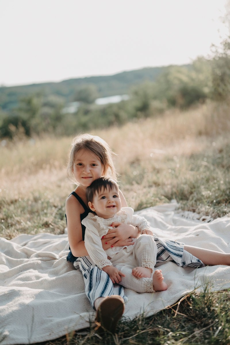 Jelena Milos Dunja i Mila / porodicno fotografisanje. Deciji i porodicni fotograf u Beogradu Oksana Skendzic