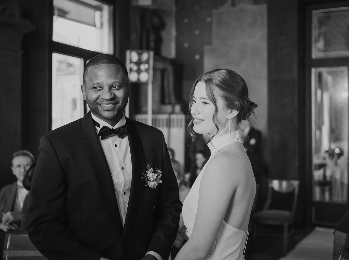 Anastasia e Ronald matrimonio presso il Caffé Pedrocchi Italia. Lorenzo Mazzega Wedding | Fotografo Matrimonio Milano | Reportage