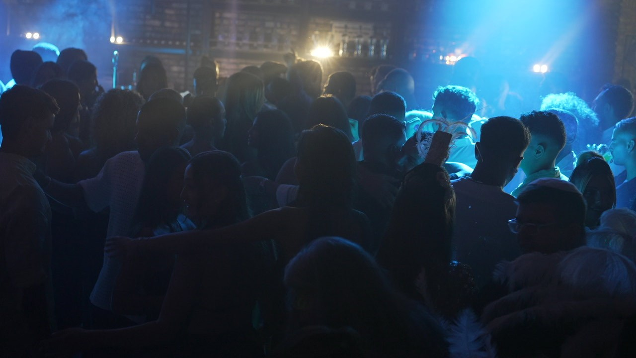 VIA / BASICO. Wedding and events photographers Studio Shalom