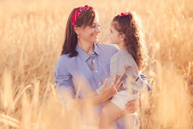 Anna Riva Studio – Семейни фотосесии в София | Професионален семеен фотограф, портрети и лайфстайл снимки в България. Фото студио Anna Riva София – Професионален фотограф | Портрети, Сватби, Мода, Събития, Комерсиални снимки