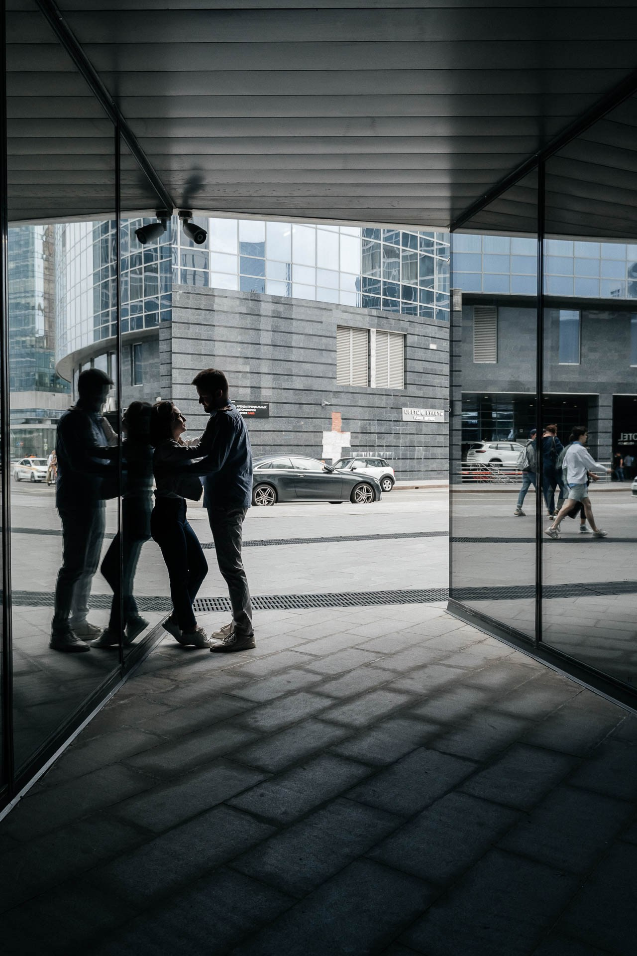 Engagement photographer Toronto skyline views Ksenia and Artem.