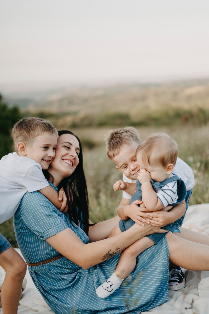 Basici / porodicno fotografisanje u prirodi. Deciji i porodicni fotograf u Beogradu Oksana Skendzic