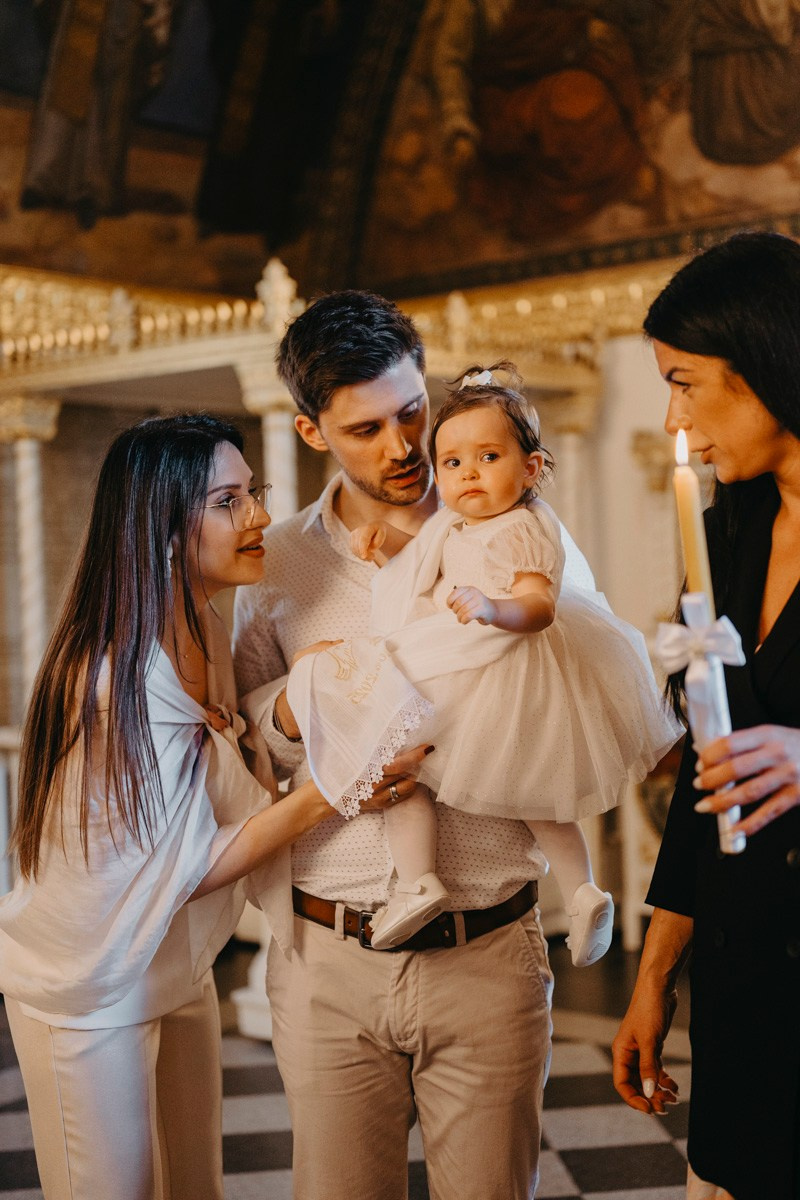 Lara / krstenje, crkva svete Ruzice na Kalemegdanu. Deciji i porodicni fotograf u Beogradu Oksana Skendzic