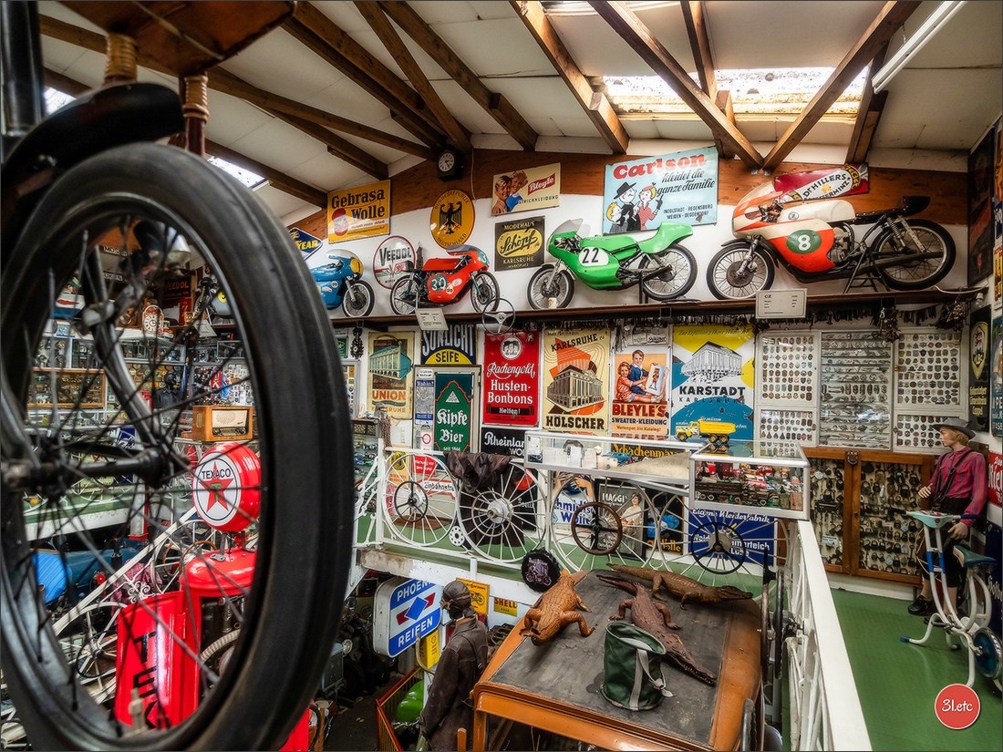 Удивительное место - частный музей старинного хлама - Fahrzeugmuseum. Photographe à Strasbourg | Portraits, Studio, Enfants, Événements