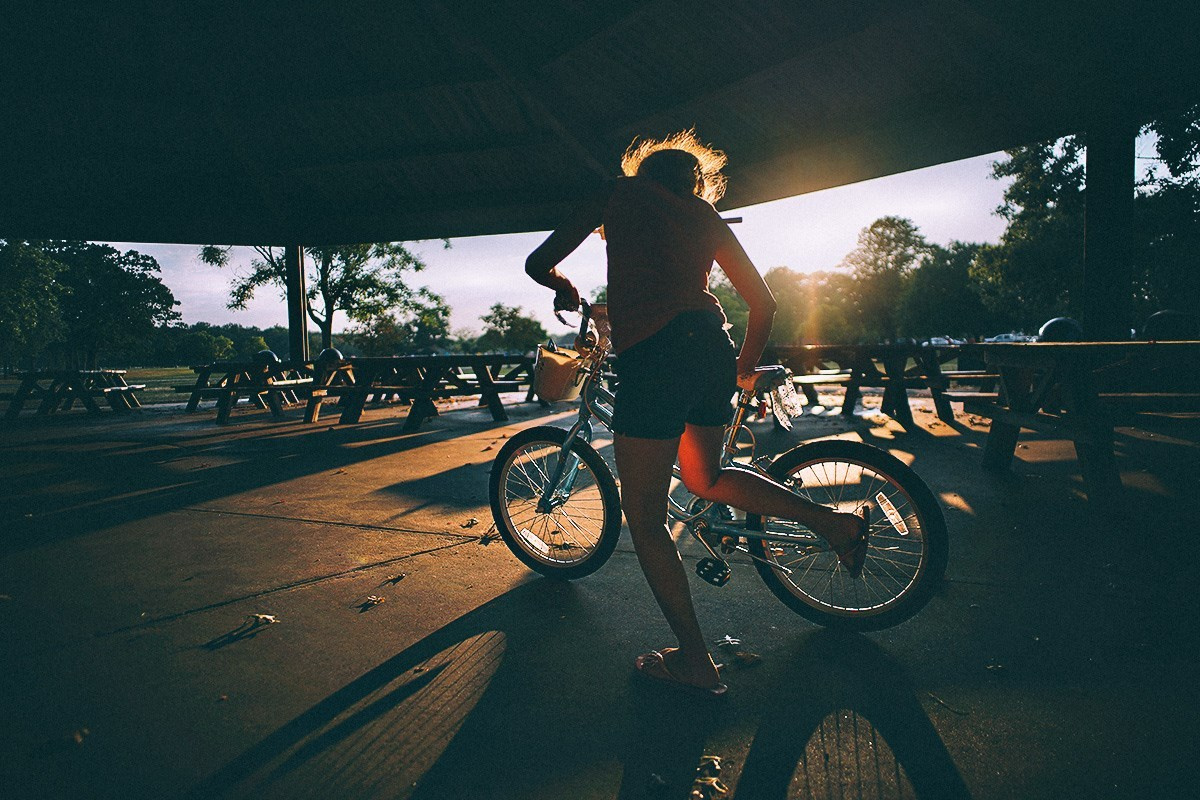 10 years ago Today — First day of school (Sophie and Eva) — Sony A7R II + Ultron 21mm f1.8 (Everything without autofocus). Emin Kuliyev — Award-Winning Wedding Photojournalist NYC & USA | Best Wedding Photographer Known for Candid, Timeless Moments
