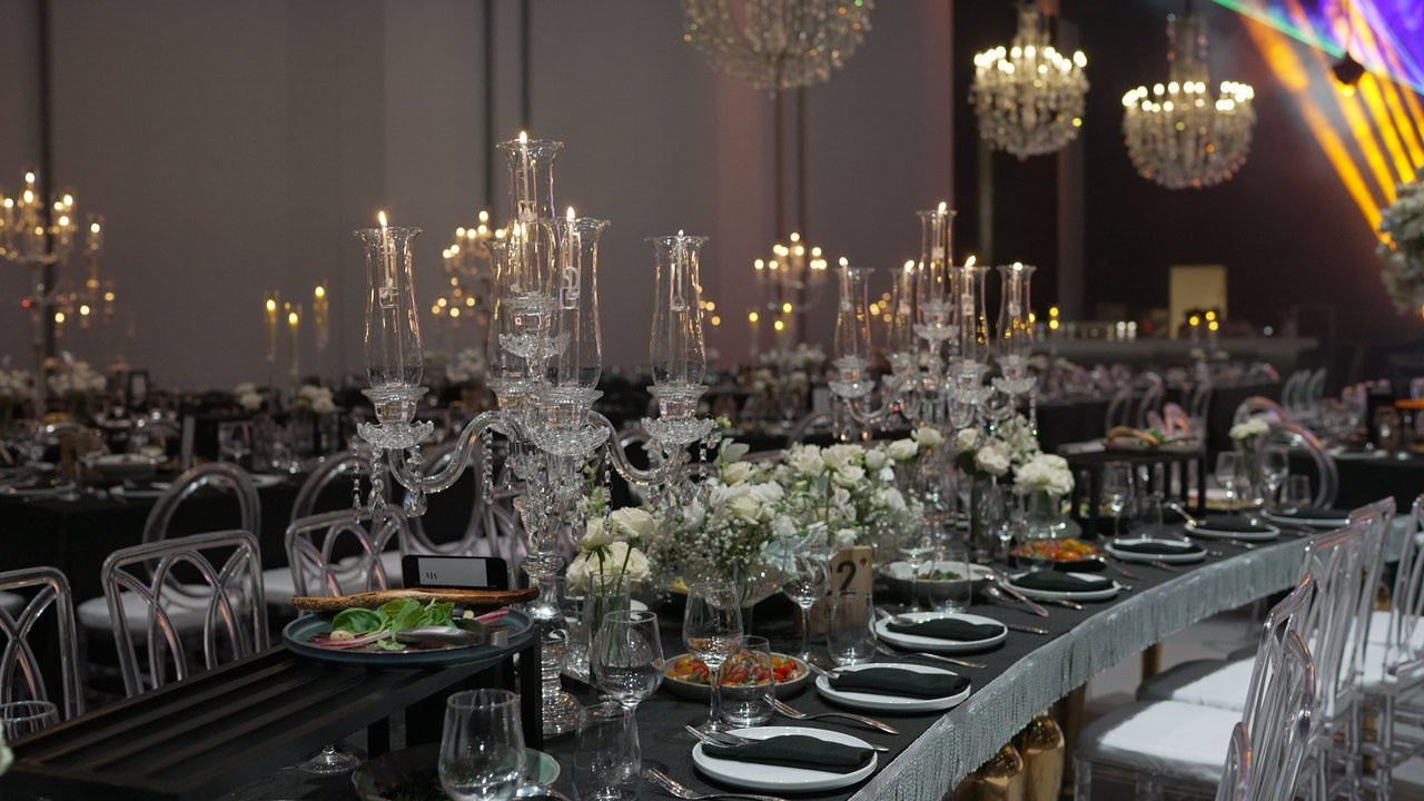 VIA / BASICO. Wedding and events photographers Studio Shalom