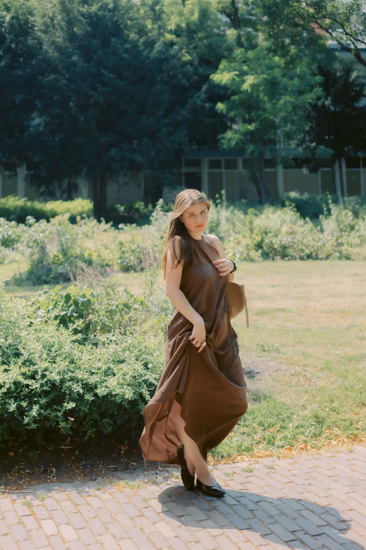 Natural portraits by the sea and in Dutch parks. Romantic & Soulful Photography by Natalia Olhova in Rotterdam