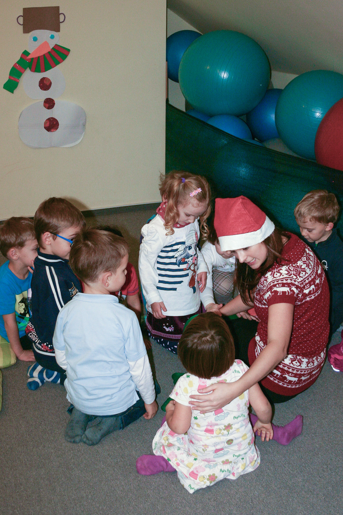 Christmas Party with Mortimer. Kiki-Niki-Cha! Learn, play, and discover with us!