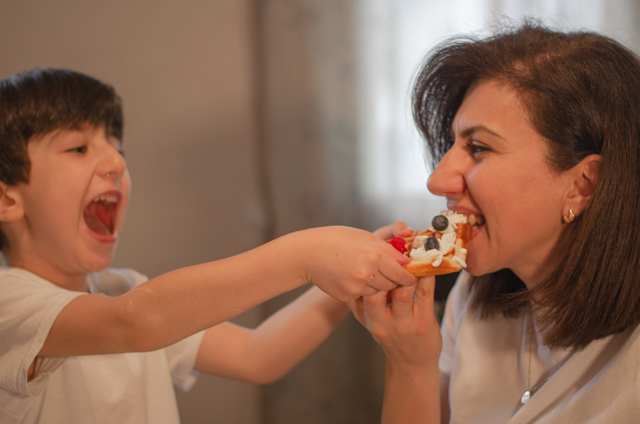 Goûter en famille. Ekaterina Brevet - photographe de mariage