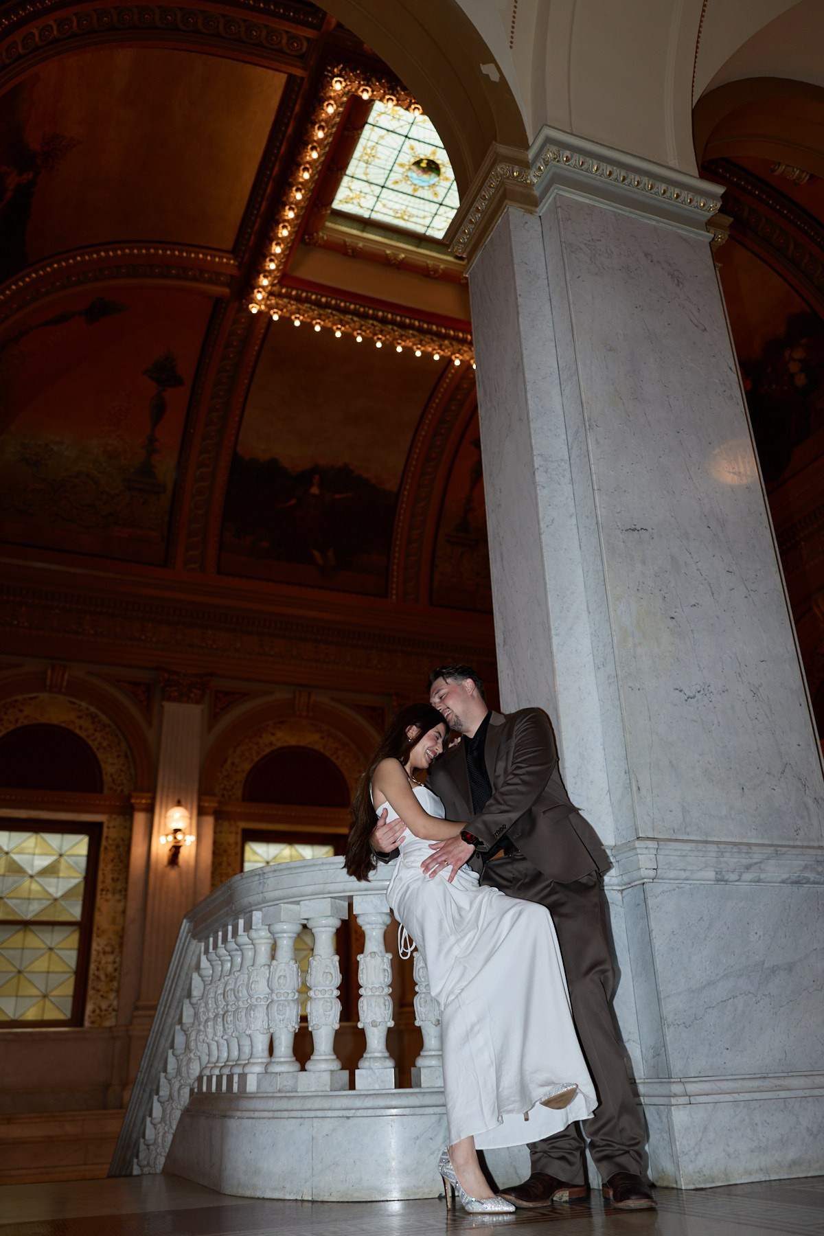 Ohio Statehouse Pre-Wedding Photos | Columbus Ohio Photographer