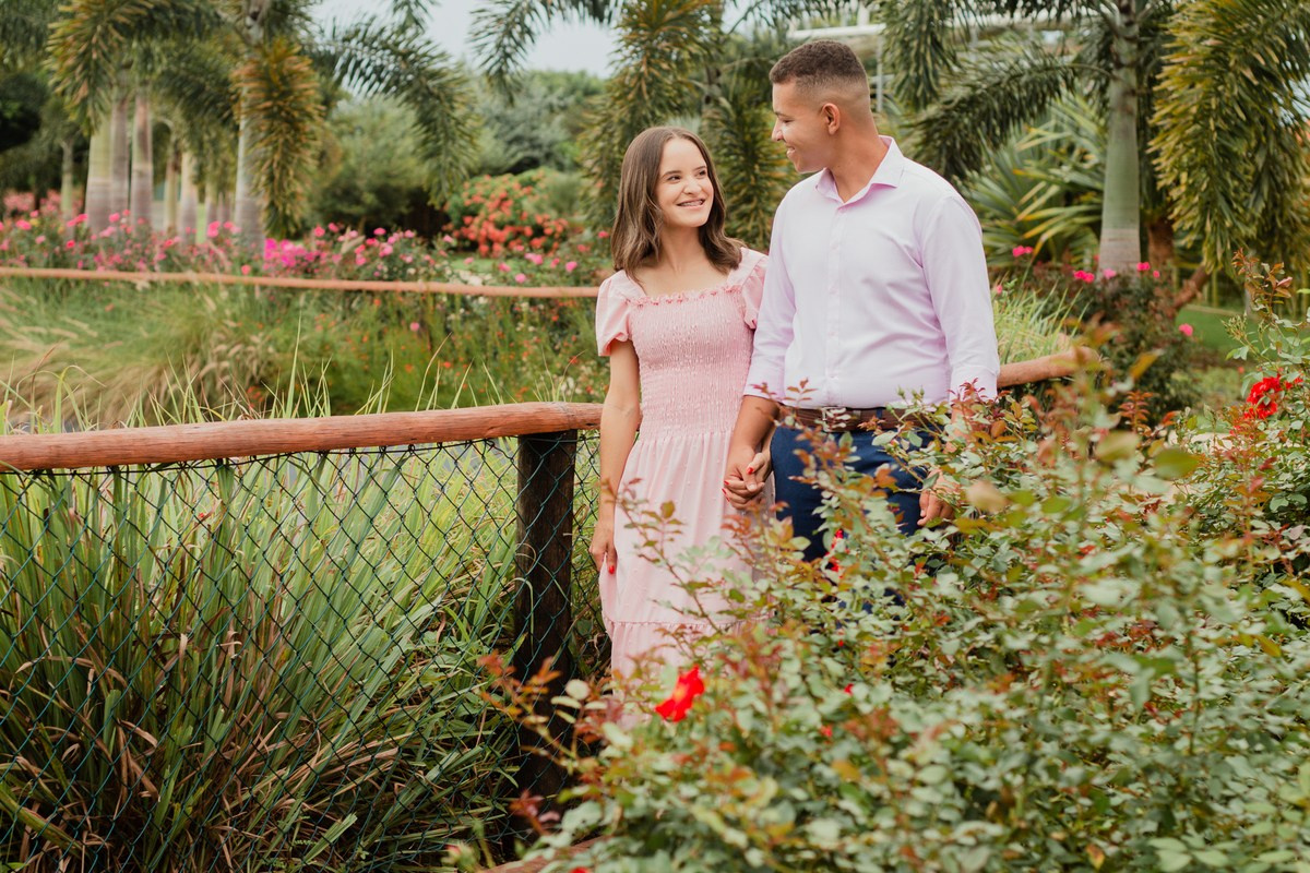 Ensaio Romântico de Casal em Holambra no Bloemen Park | Joyce Maria Fotografia. Joyce Maria Fotografia | Fotógrafa em Holambra