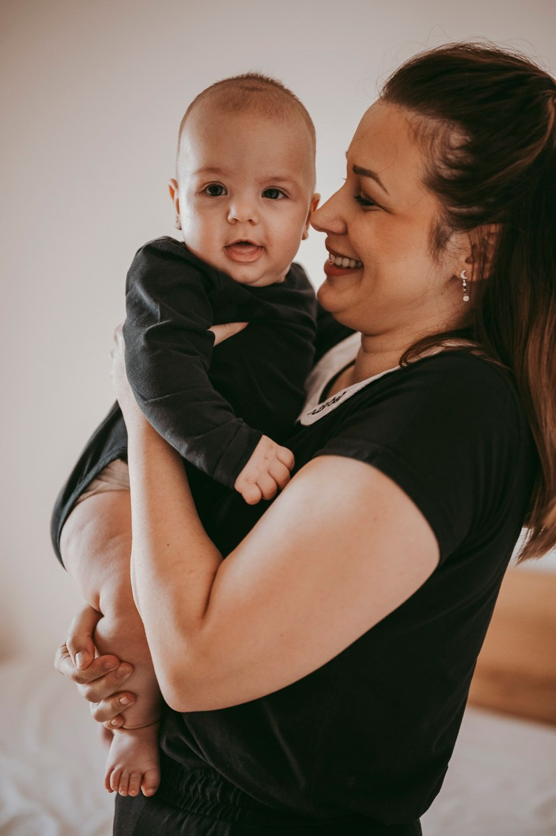 Dobro dosao, Jakove / porodicno fotografisanje kod kuce. Deciji i porodicni fotograf u Beogradu Oksana Skendzic