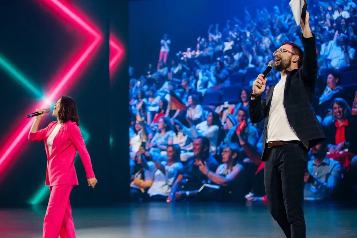 Grand Marathon Greenway Global Munich, Germany 400 человек. Ведущая Москва Елена Чайка