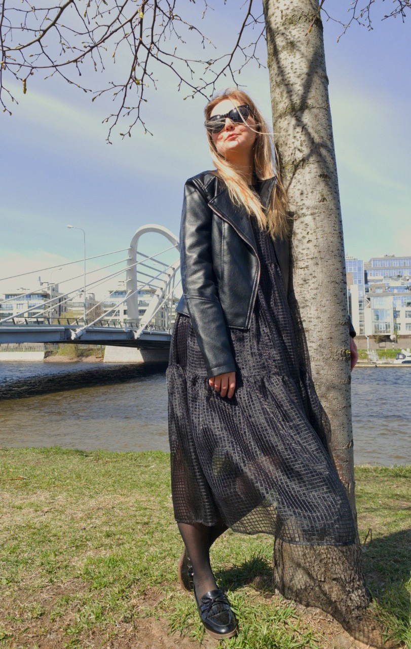 Portraits. Online/offline mobile photographer from Australia Olga Conacher