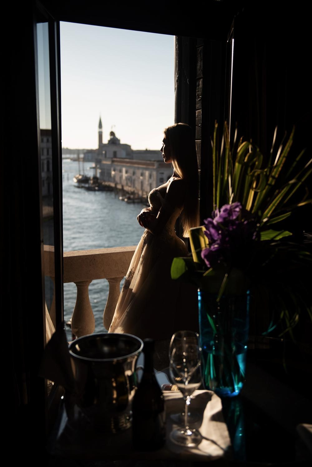 Wedding Photoshoot in Venice'sept 23. Lake Como Wedding Photographer | Elegant & Timeless Photography in Italy