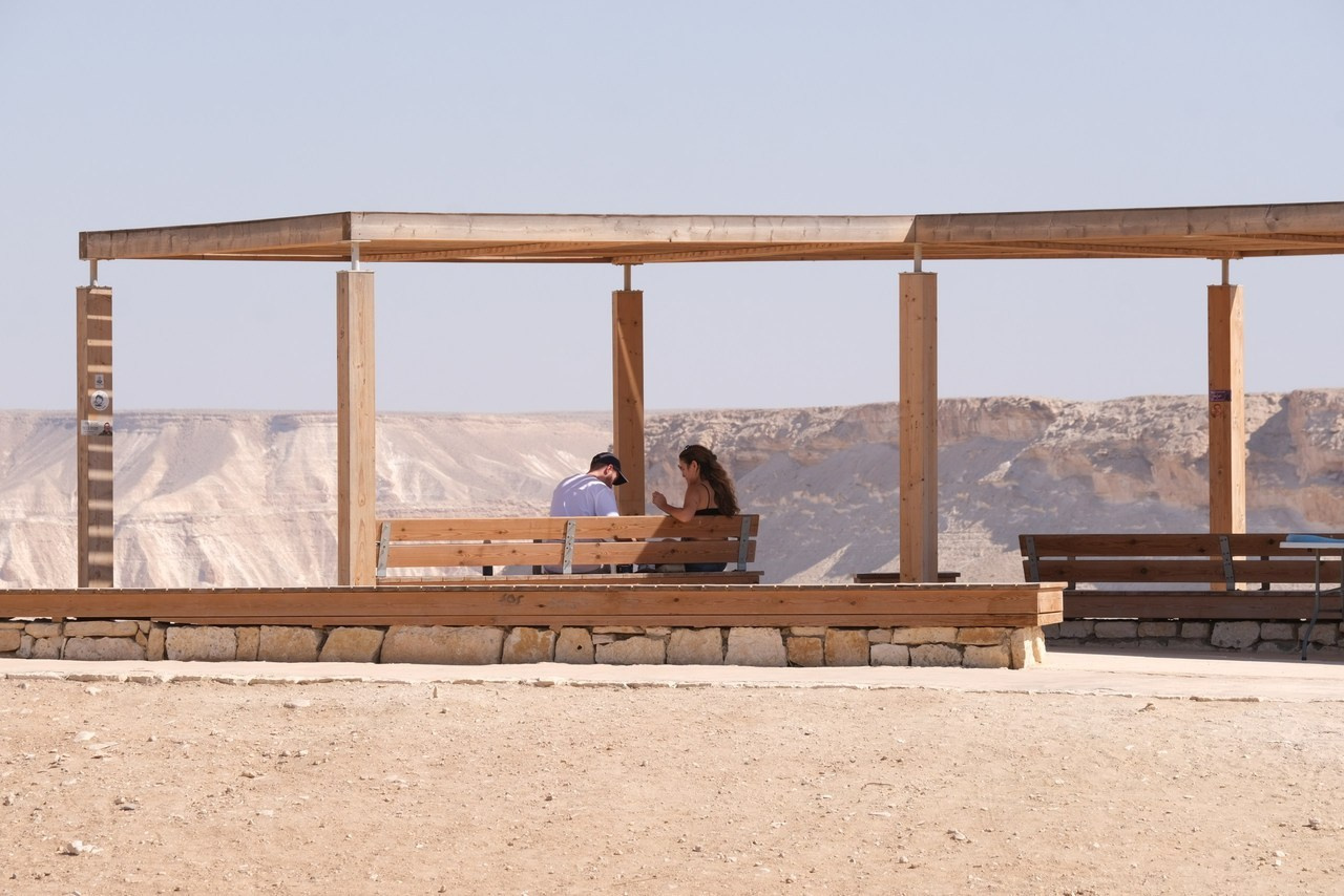 Feedback. Middle East Photo Agency צלם & מגנטים צלם מקסים פולק