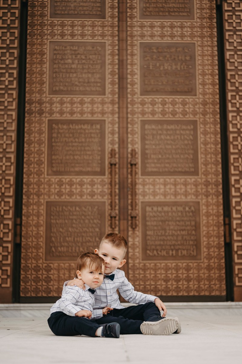 Filipovo krstenje / Hram svetog Save. Deciji i porodicni fotograf u Beogradu Oksana Skendzic