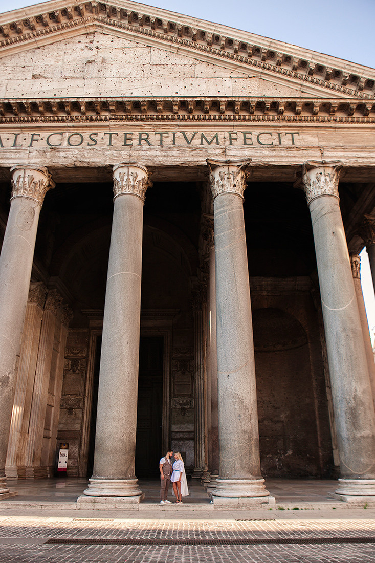 Elena. Professional photographer based in Rome