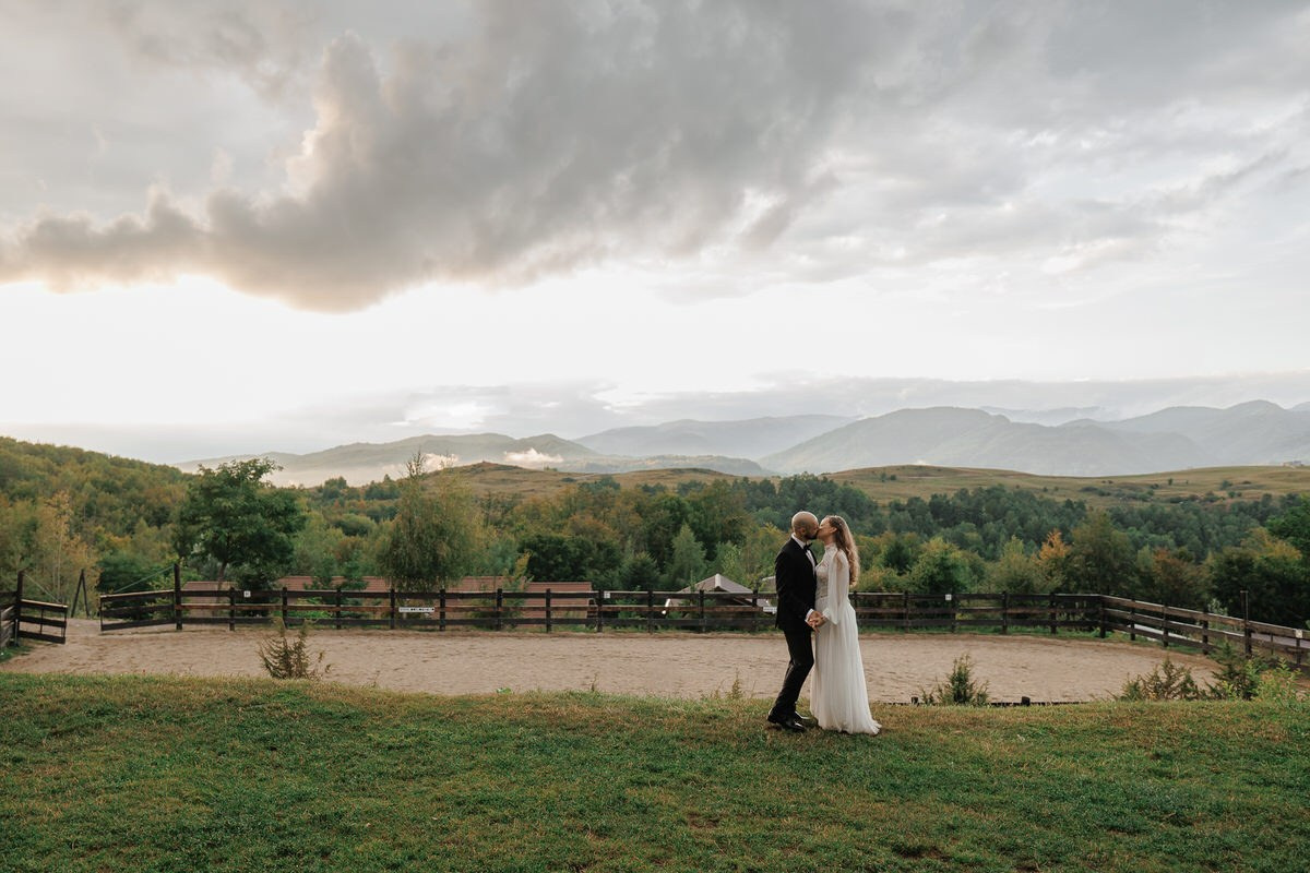 Paula + Robert. Wedding Photographer in Bucharest — Manu Ivanciu