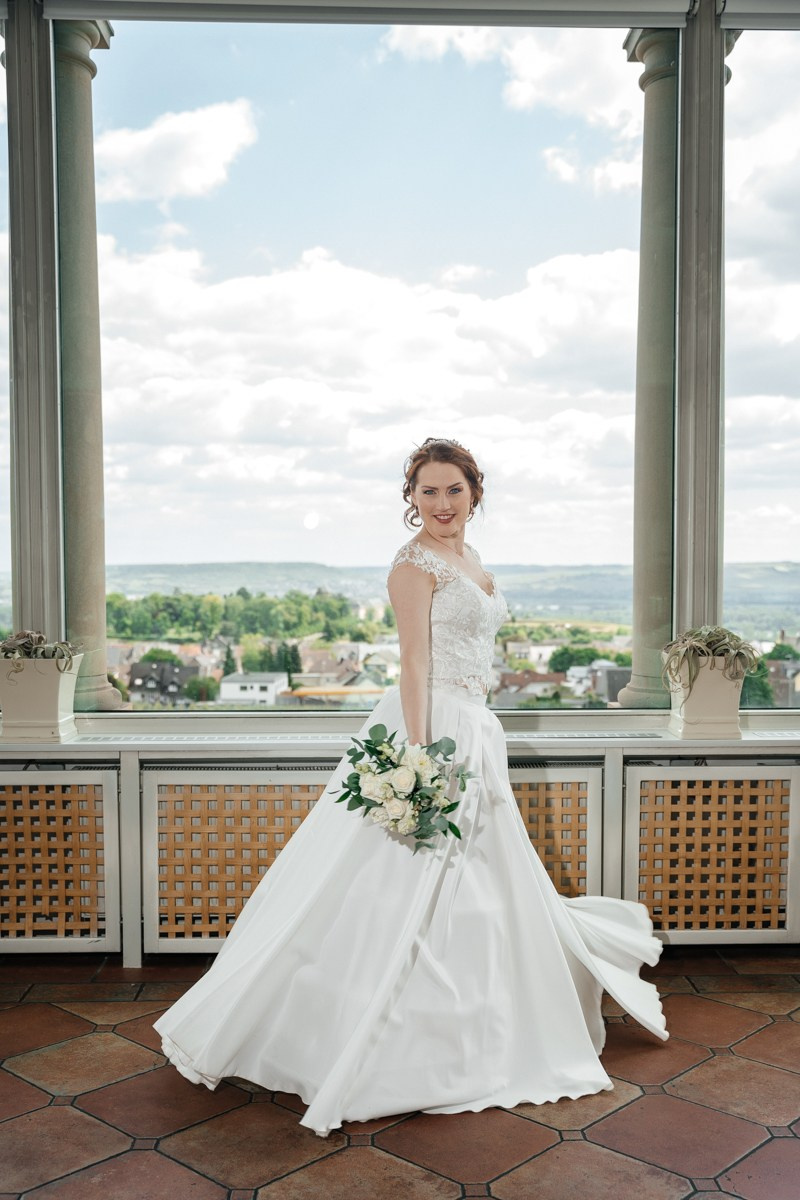 bride portrait at schwatzenstein