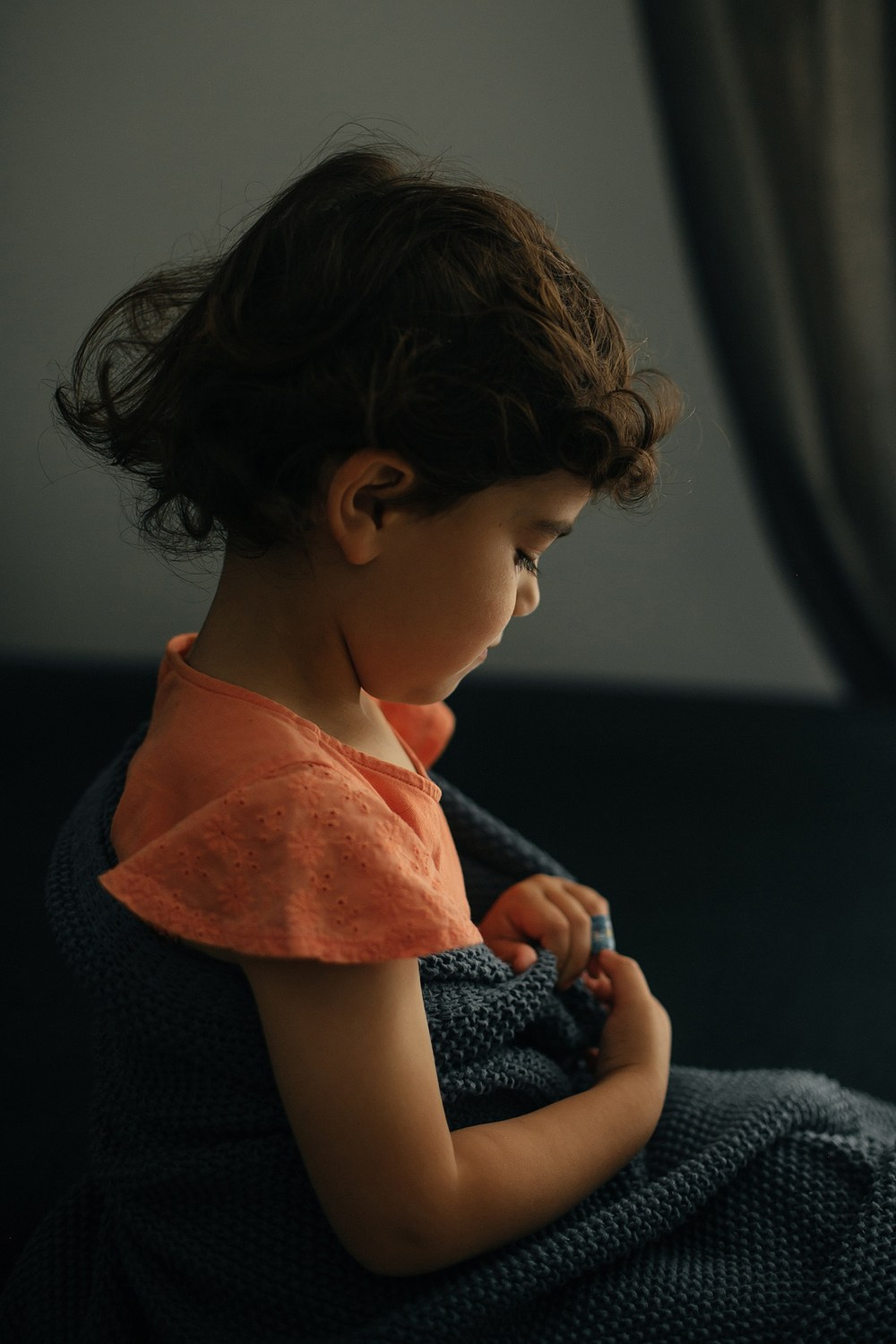 Mom&daughter at home. Family photographer in Israel