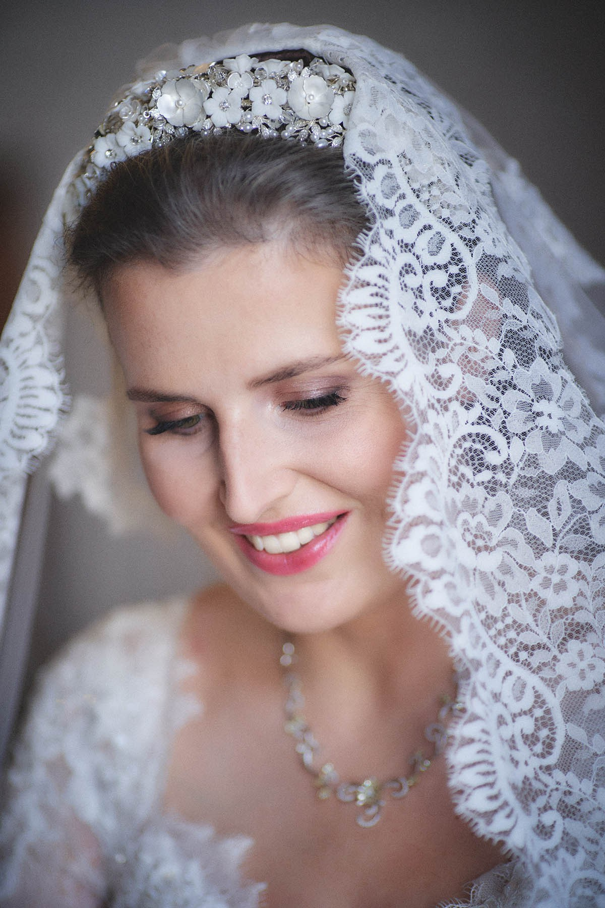 The smiling bride.