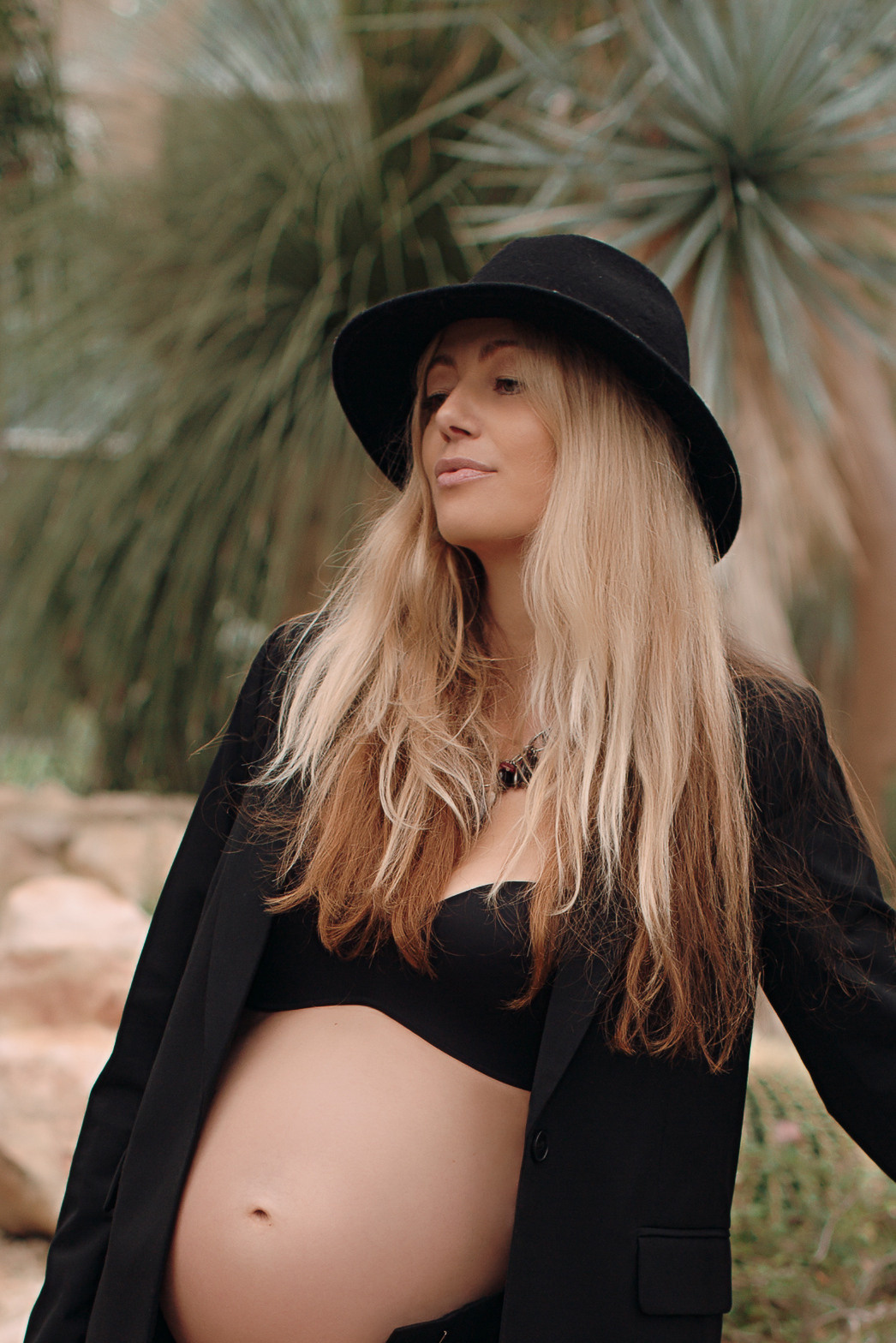 Albina im Garten. Семейный и свадебный фотограф в Франкфурте на Майне Алина Браун