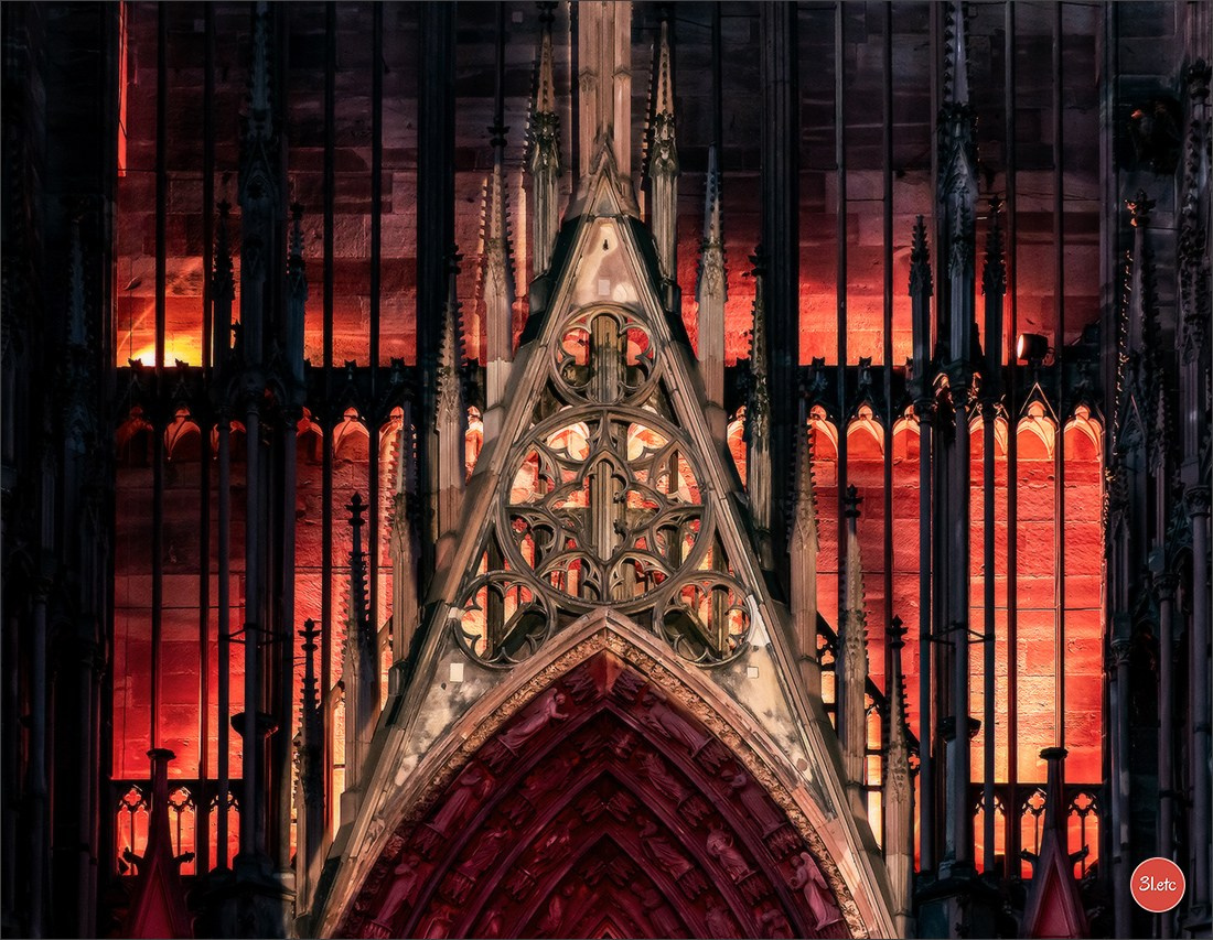 La mise en lumière de la Cathédrale de Strasbourg, du 5 juillet au 8 s. Photographe à Strasbourg | Portraits, Studio, Enfants, Événements