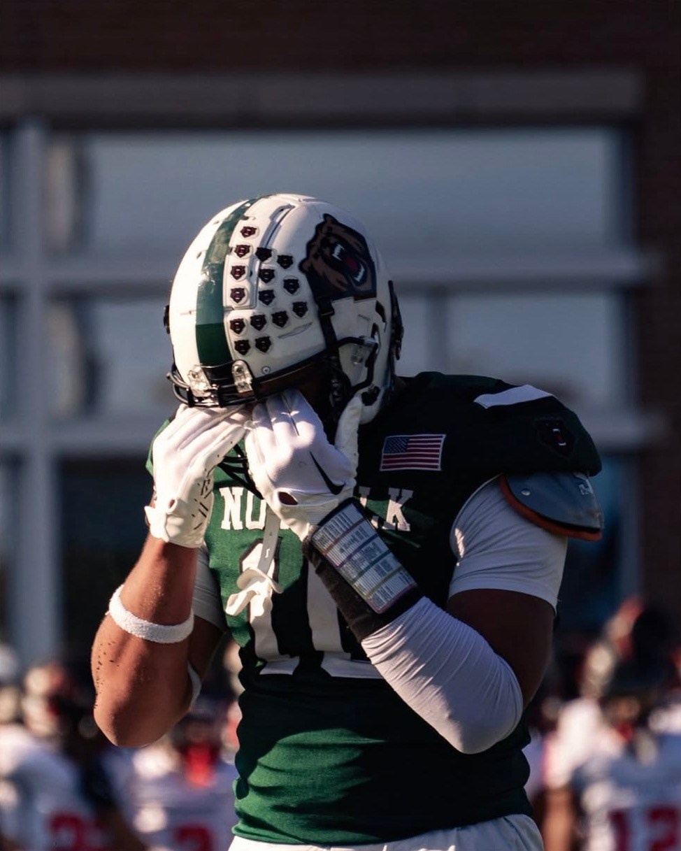 Football Photography | High School Games. Sports Photographer in Norwalk CT | Justin Martinez