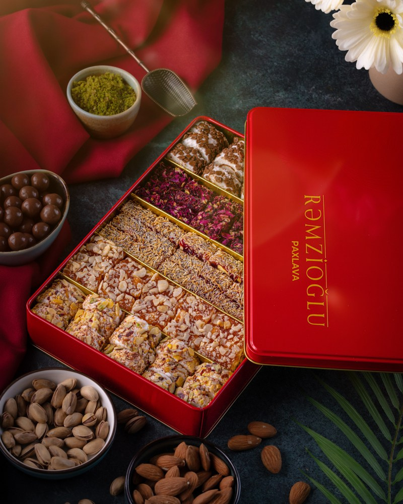 Reklam üçün food fotoqrafiya – estetik təqdim olunmuş əsas yemək