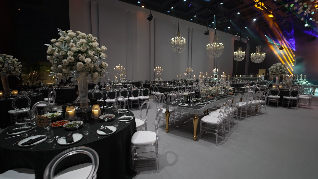 VIA / BASICO. Wedding and events photographers Studio Shalom