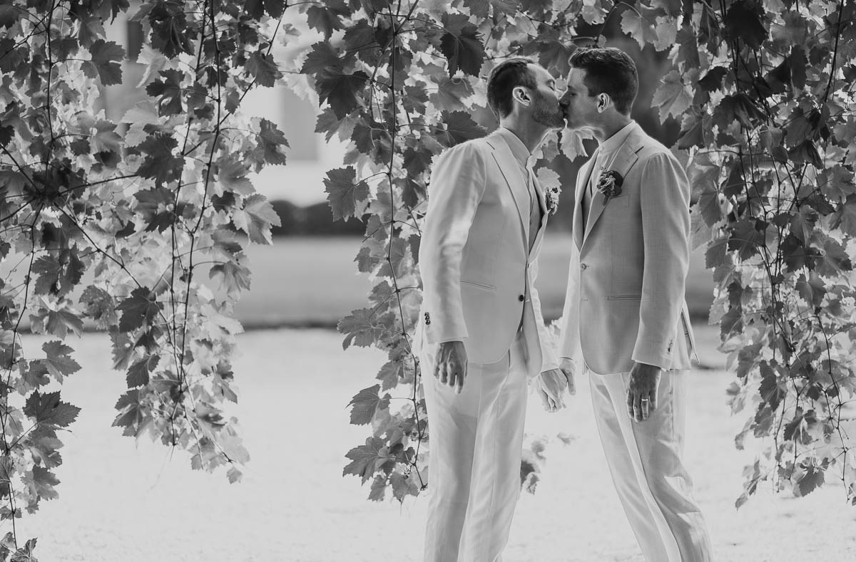 Francesco e Leonardo matrimonio presso la tenuta Le Risare Italia. Lorenzo Mazzega Wedding | Fotografo Matrimonio Milano | Reportage