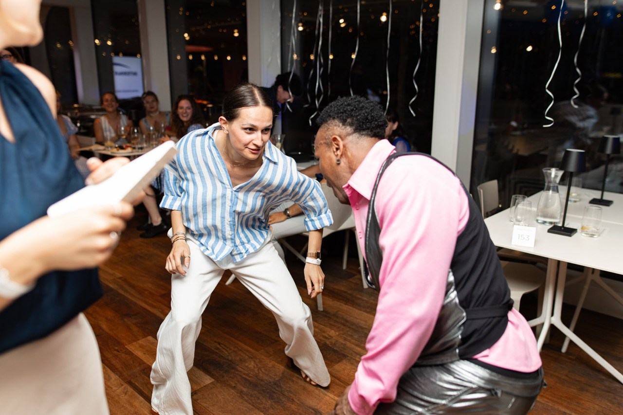 Firemní fotograf Praha. Dana Lišková — Empatická fotografka | Introspektivní umělkyně | Neurodivergentní koučka| Zakladatelka Artepy.cz