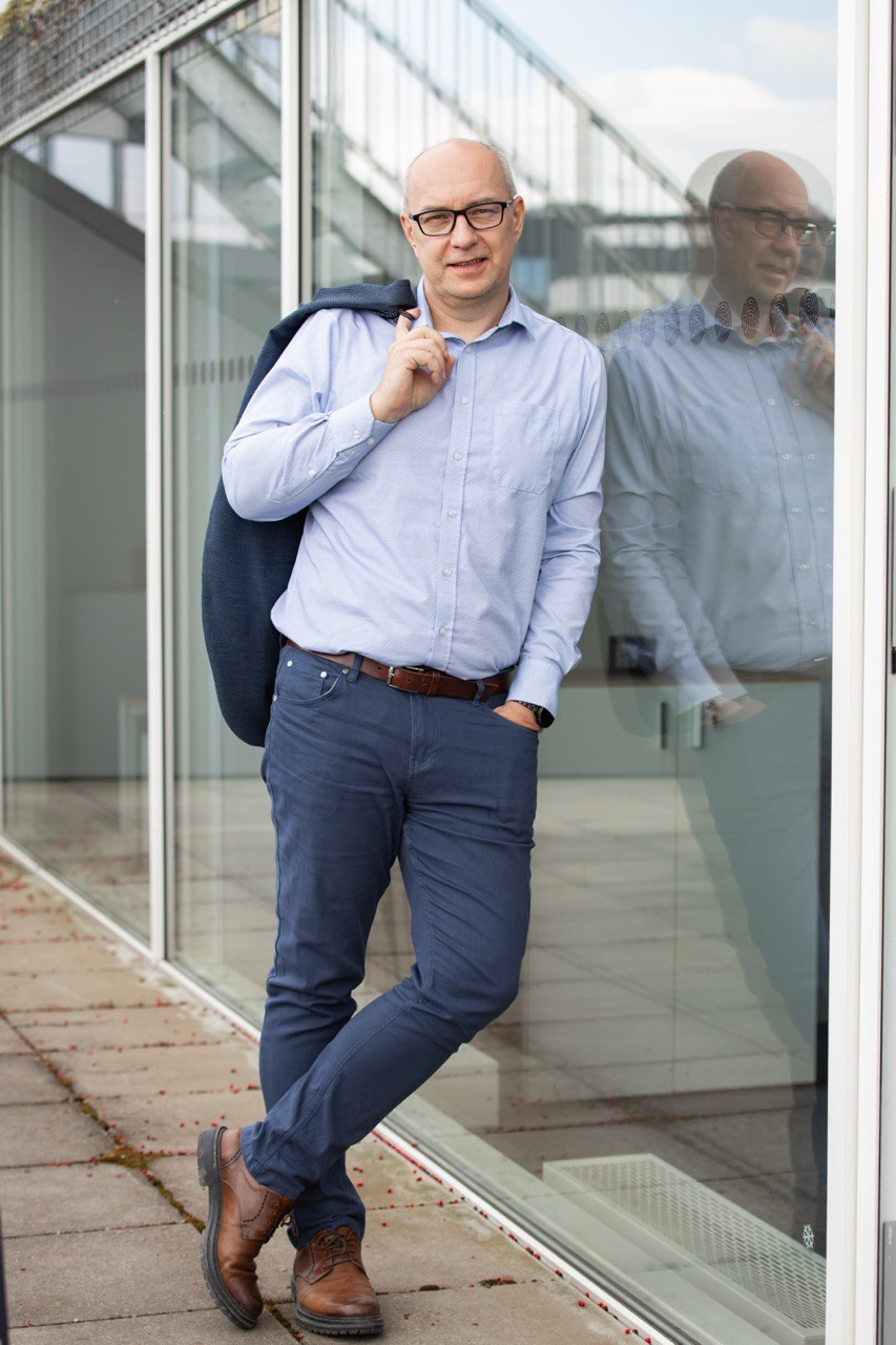 Mens portrait photography. Dana Lišková — Empatická fotografka | Introspektivní umělkyně | Neurodivergentní koučka| Zakladatelka Artepy.cz