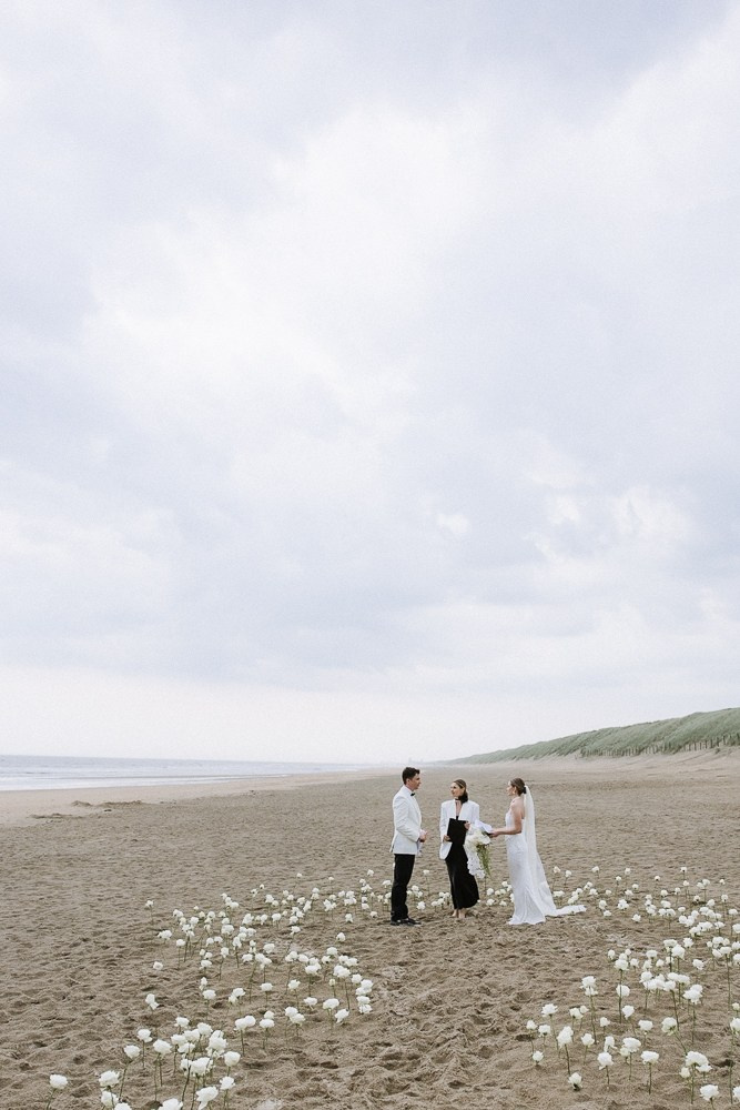 Anastasia & Alex (Freie Trauung am Meer in Holland - nur zu zweit). Hochzeitfotografin Düsseldorf, NRW Nadja Holzmann
