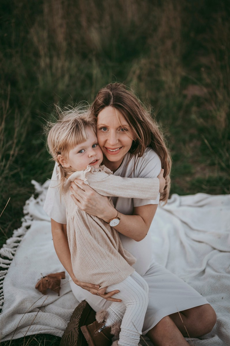 Milena / trudnicko fotografisanje sa porodicom. Deciji i porodicni fotograf u Beogradu Oksana Skendzic
