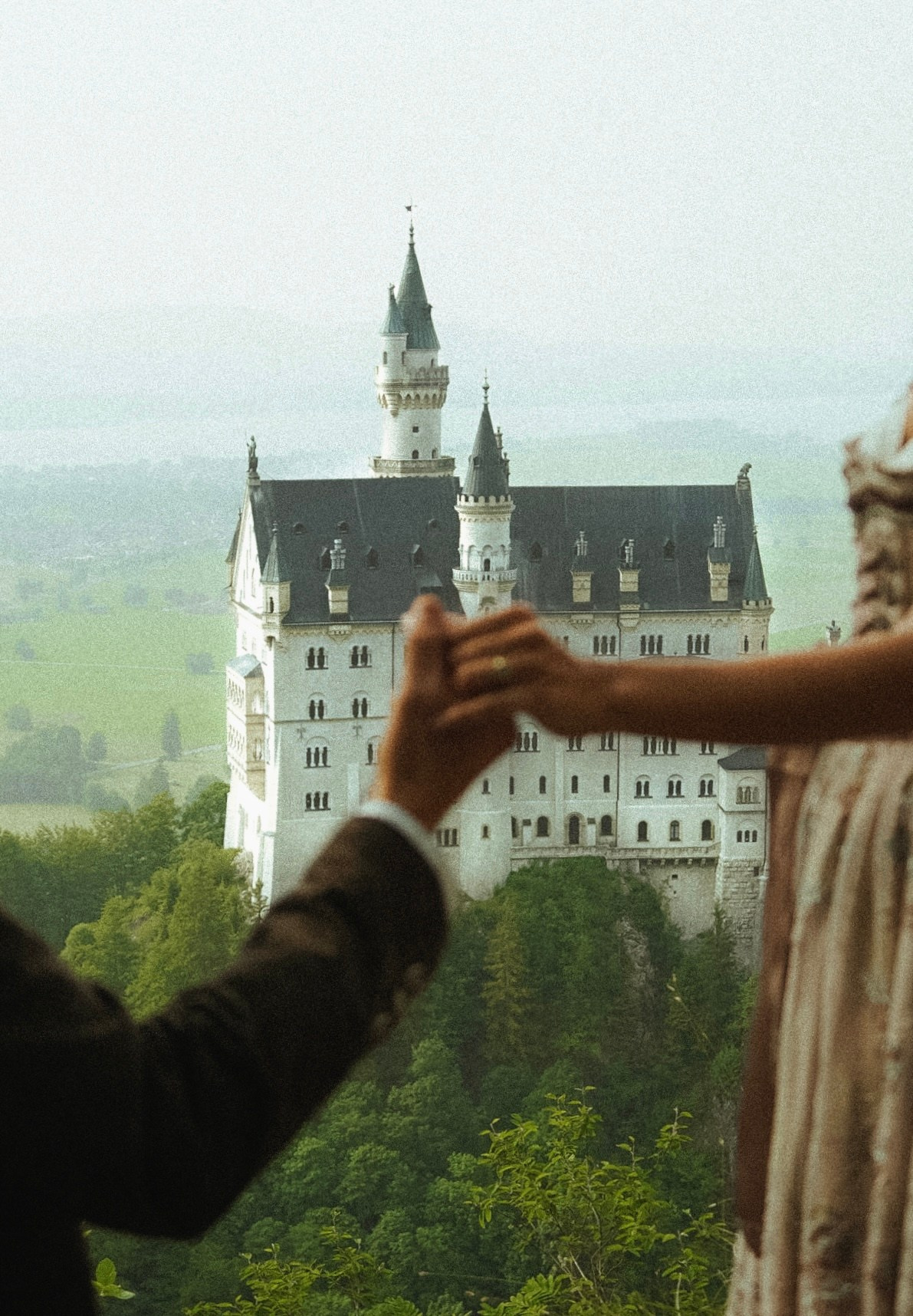 Castle Neuschwanstein / Schwangau. Couple & wedding photographer based in Bavaria Germany Alps I ForLoveLegends