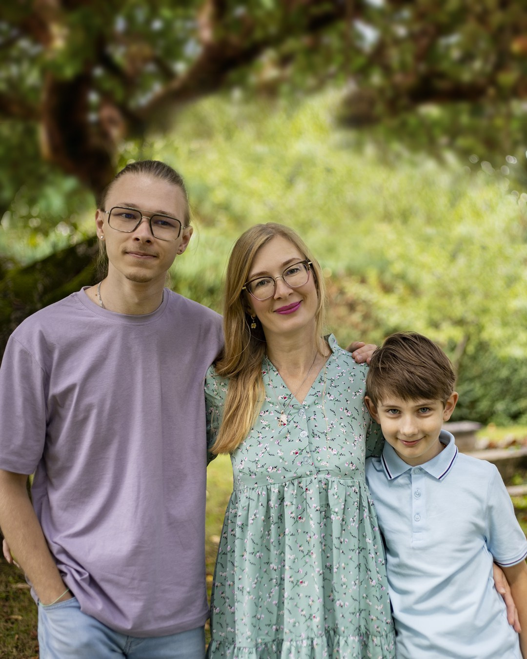 Séance photo anniversaire – 8 ans, en famille. Photographe et graphiste Anastasiia LITVIN - Besançon, France
