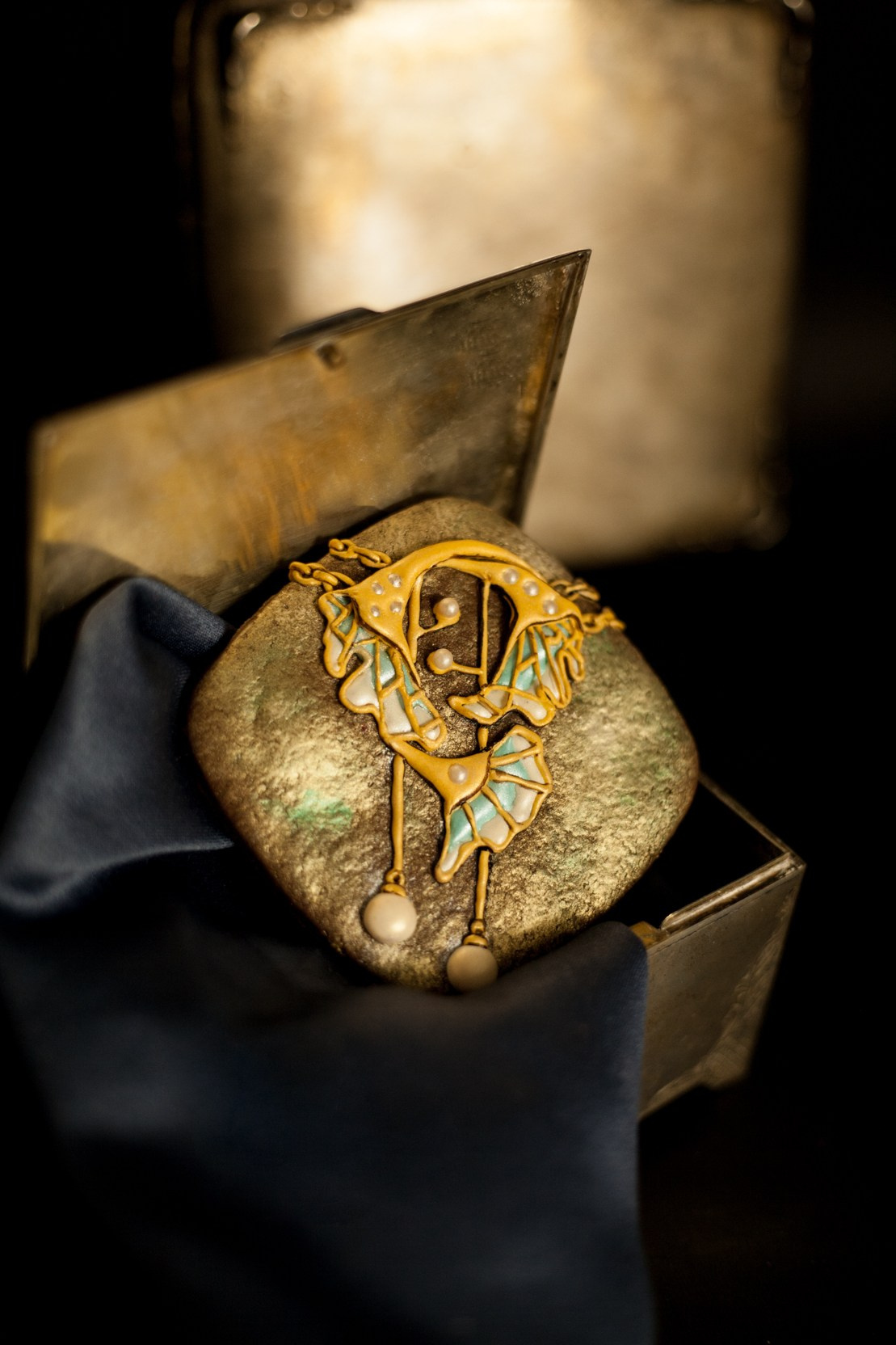 PRODUCT PHOTOGRAPHY. Lero Photographer and a set designer|individual custom portrait and advertising photography in Zutphen