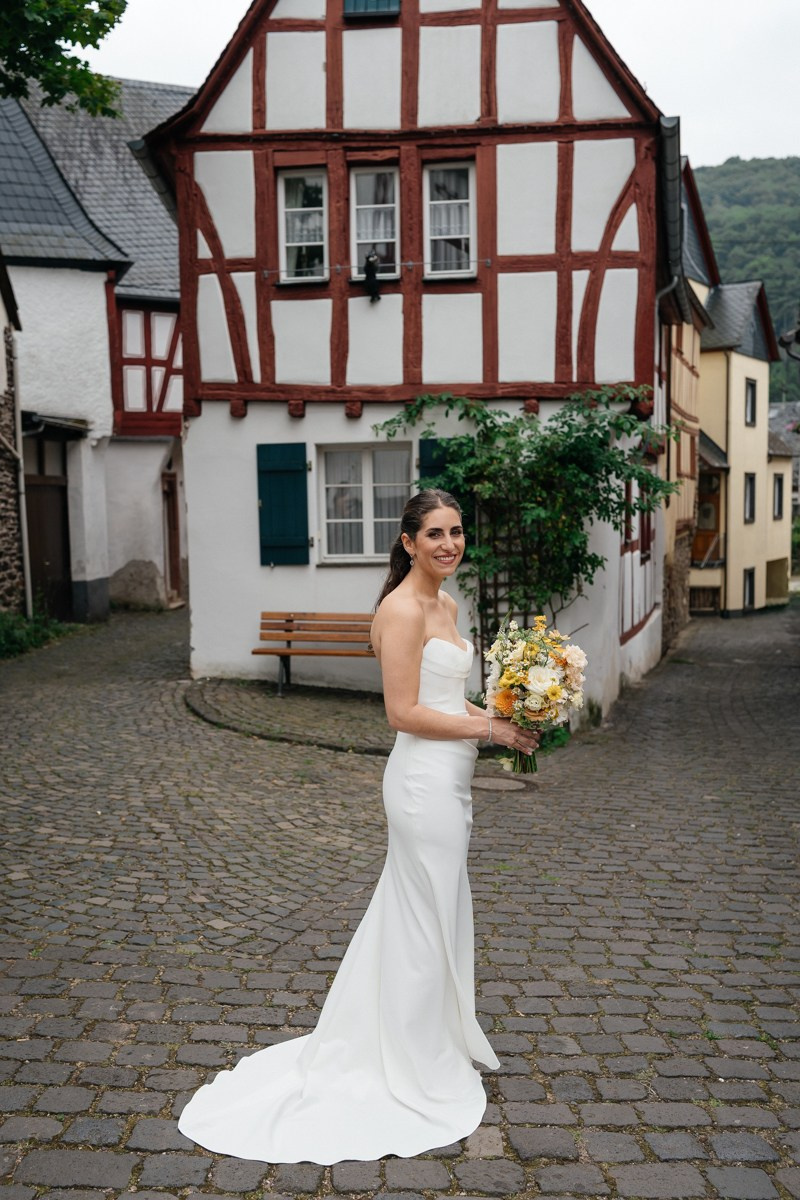 Wedding on a Boat on Mosel River in Beilstein. Wedding photographer & videographer in Germany and Frankfurt | Denis Mirosnik