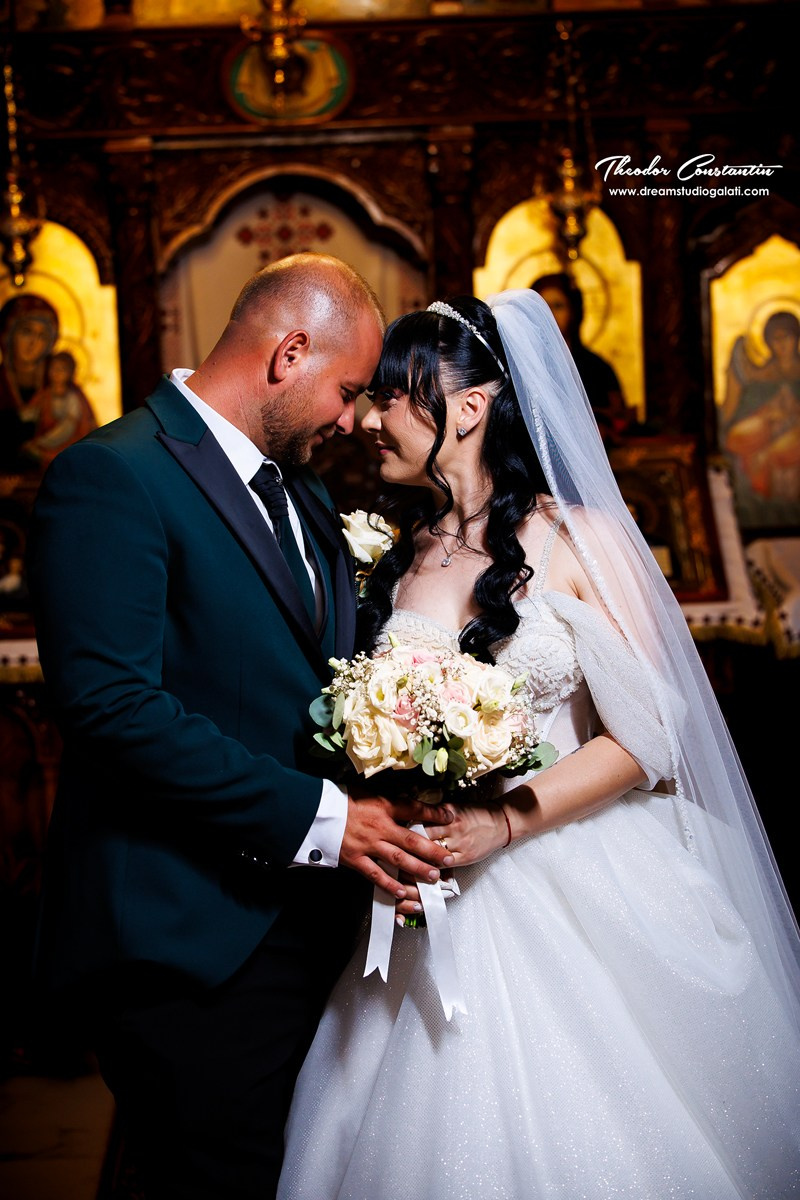 Cadre Interior Nunta. Dream Studio Galați – ședințe foto profesionale pentru familie, portrete și evenimente