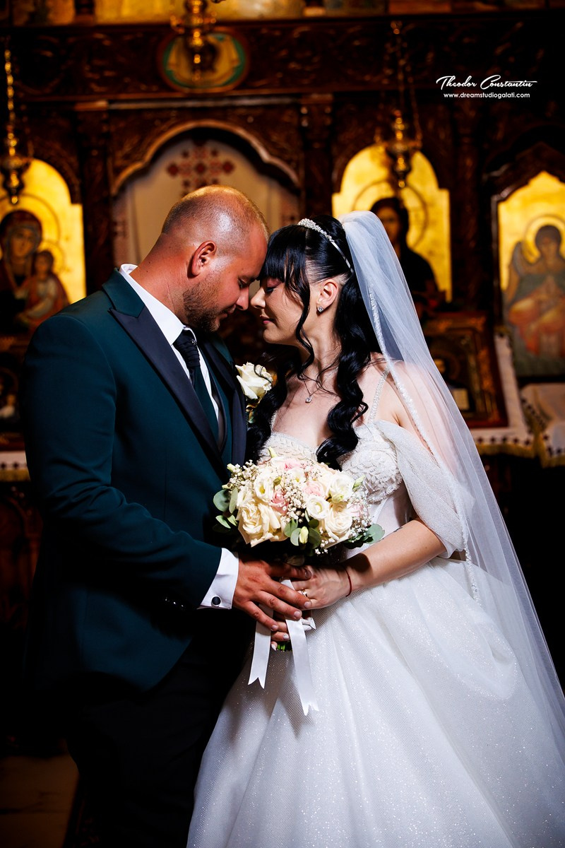 Cadre Interior Nunta. Dream Studio Galați – ședințe foto profesionale pentru familie, portrete și evenimente