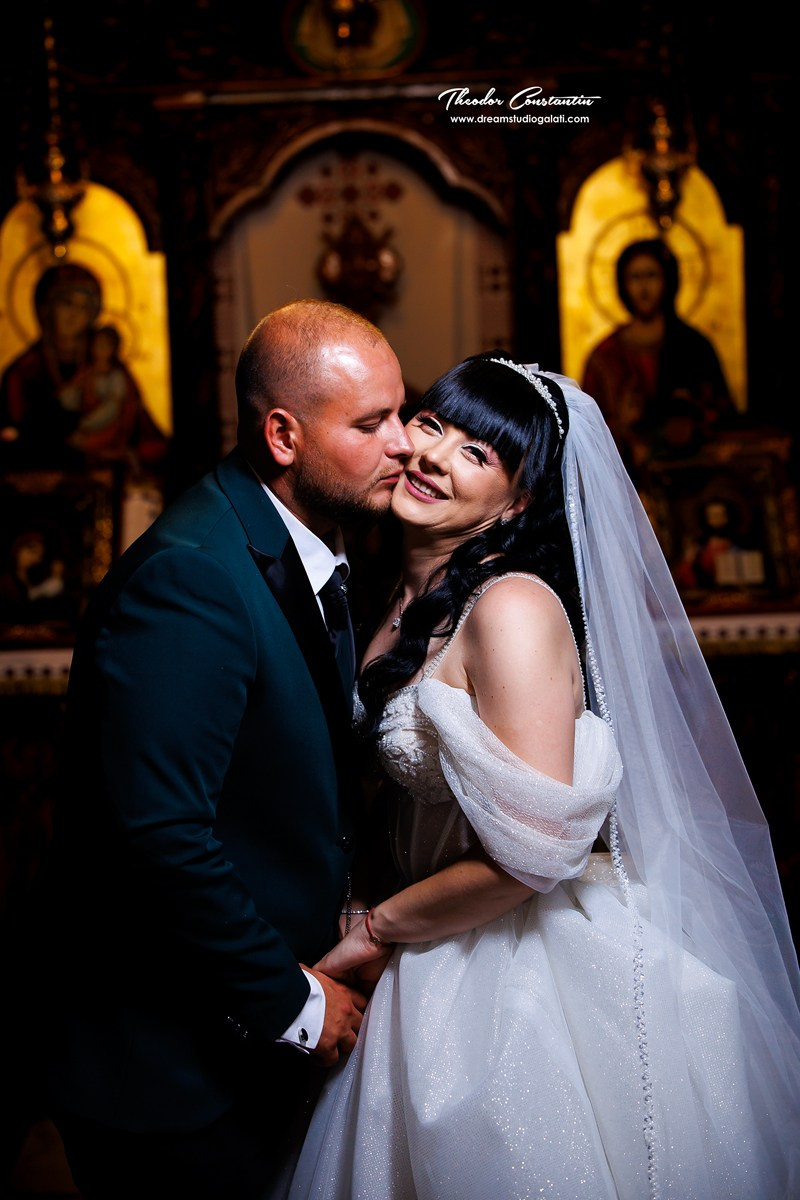 Cadre Interior Nunta. Dream Studio Galați – ședințe foto profesionale pentru familie, portrete și evenimente