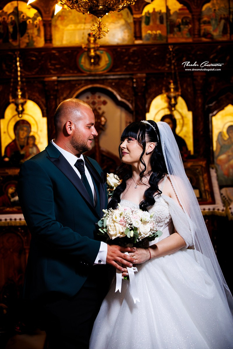 Cadre Interior Nunta. Dream Studio Galați – ședințe foto profesionale pentru familie, portrete și evenimente