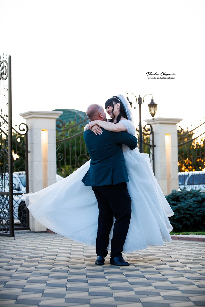 Shooting Foto Nunta. Dream Studio Galați – ședințe foto profesionale pentru familie, portrete și evenimente