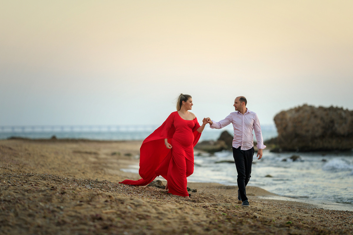 אנה וגרמן בצילומי הריון בטבע. נטליה רוזמן צלמת הריון ניובורן ילדים ובוק בת מצווה