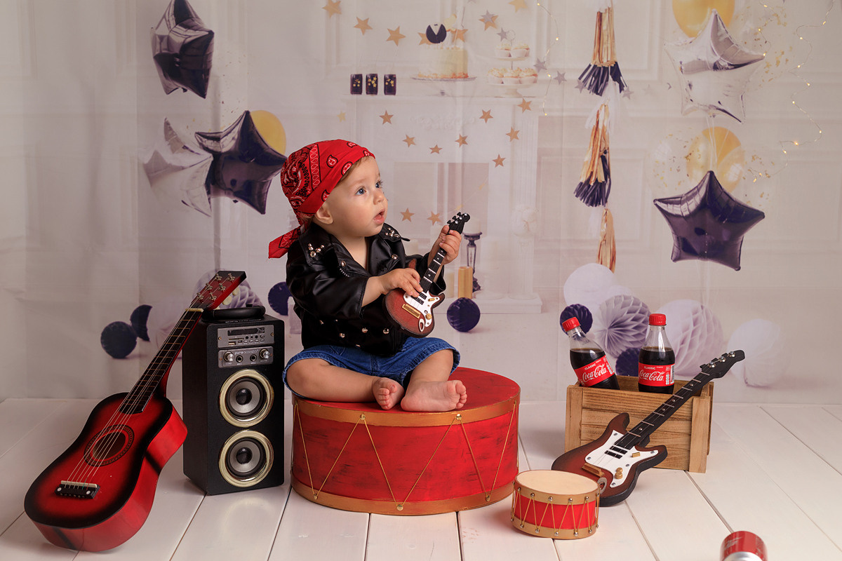 עוגה ראשונה וצילומי גיל שנה לרון. נטליה רוזמן צלמת הריון ניובורן ילדים ובוק בת מצווה